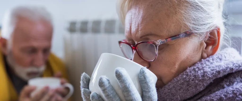 energiekrise senioren frieren in ihrer wohnung