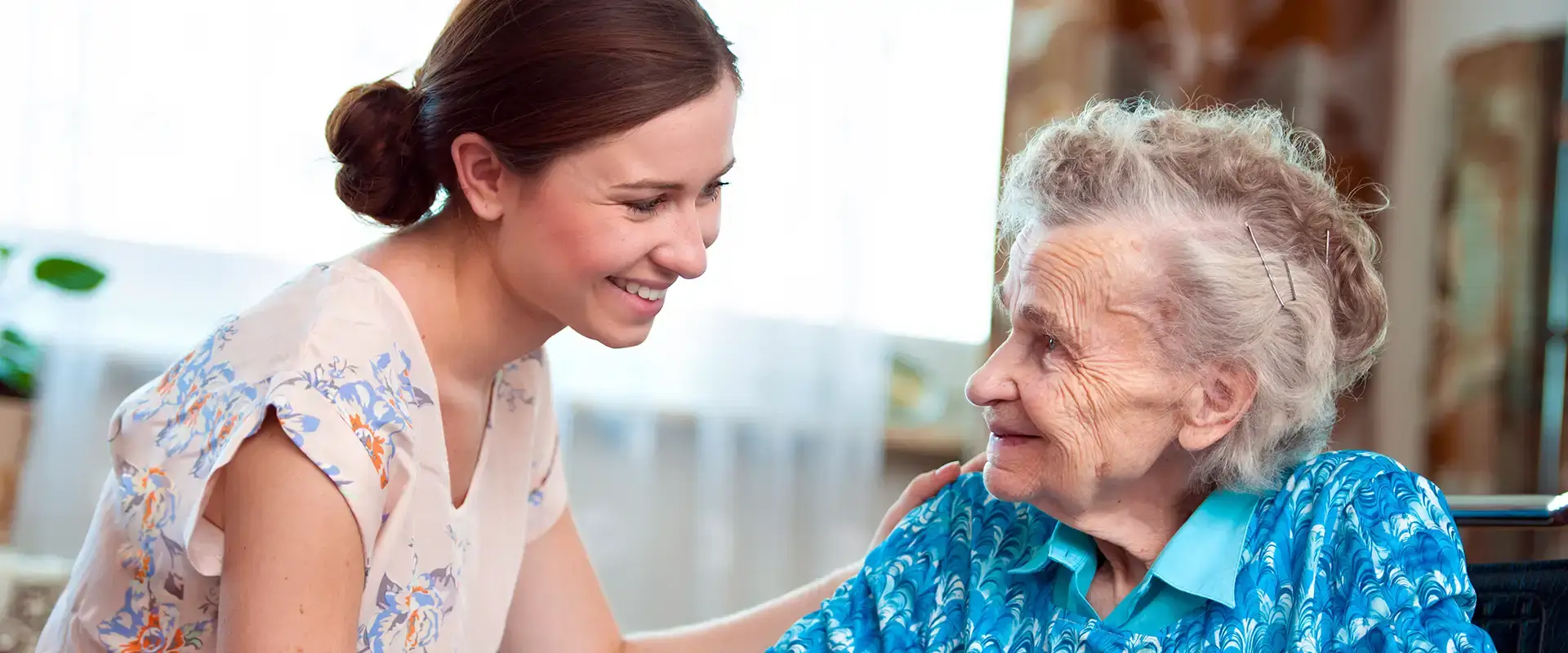 Haushaltshilfe bei der Betreuung einer Seniorin | Pflegesachleistung