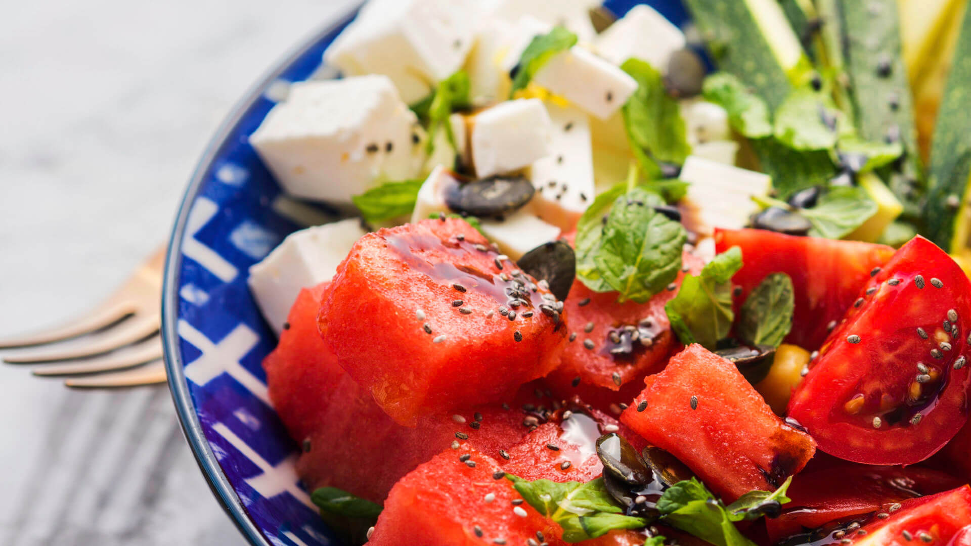 Wassernmelonen-Feta-Salat | Ernährung im Sommer und bei Hitze