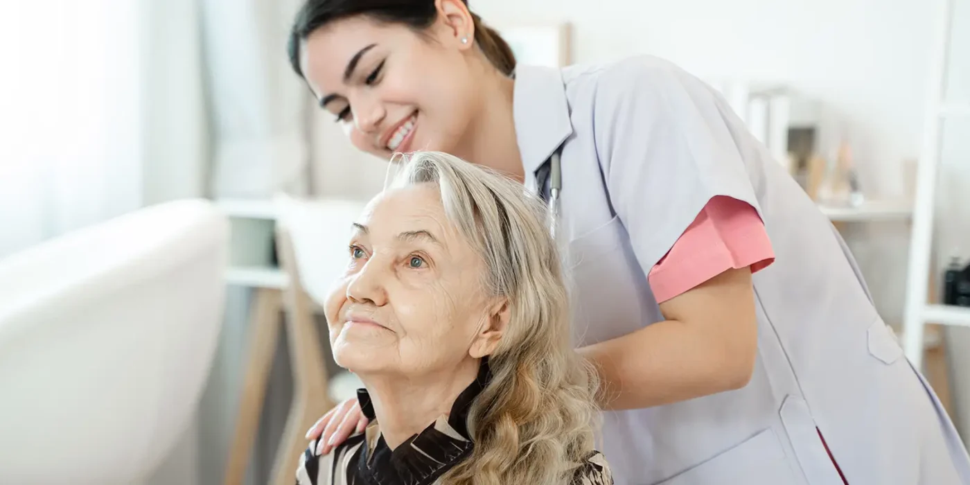 Pflegegrad 4: Anforderungen, Leistungen, Beantragung und Tipps für Betroffene und pflegende Angehörige