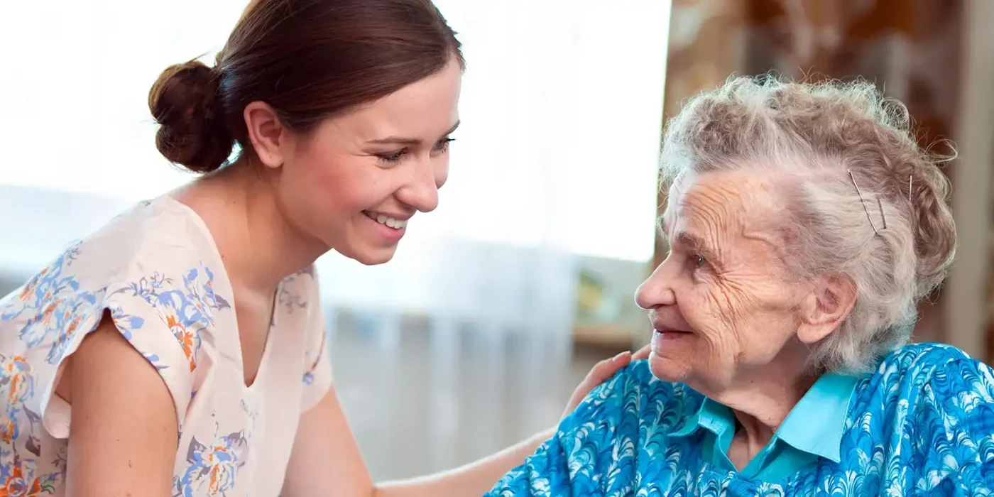Haushaltshilfe bei der Betreuung einer Seniorin | Pflegesachleistung